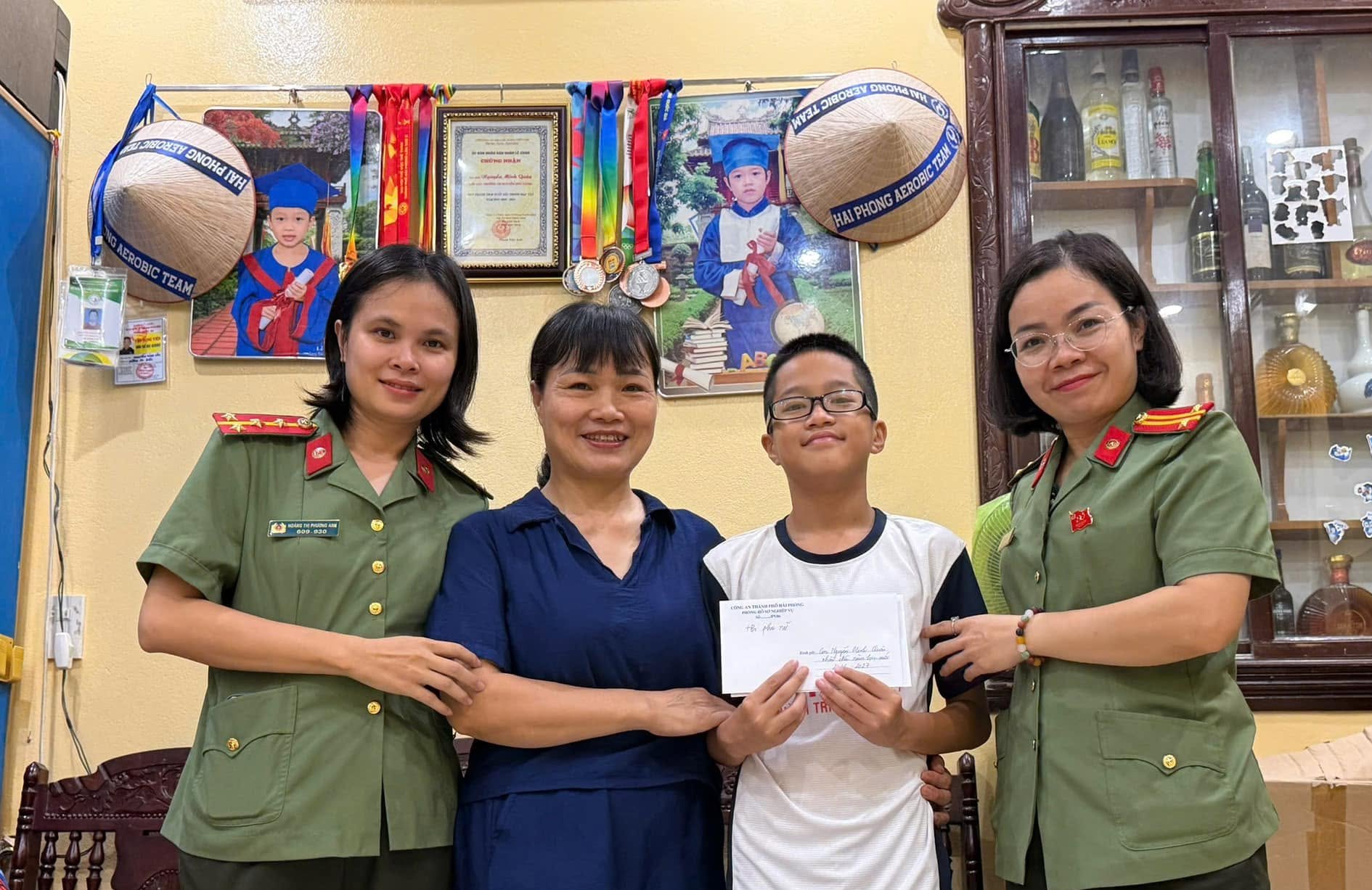 Ấm áp chương trình “Mẹ đỡ đầu” dịp Quốc khánh và thềm năm học mới